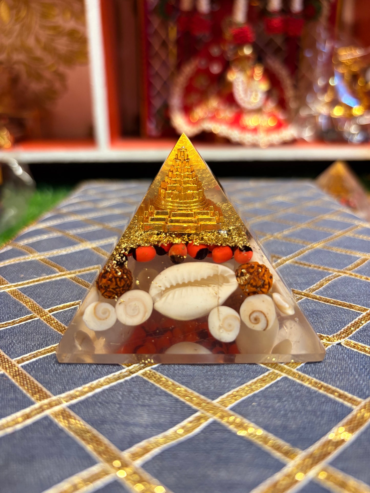 Lakshmi Wealth Orgone Pyramid with Shree Yantra and Gomti Chakra – 3 Inch